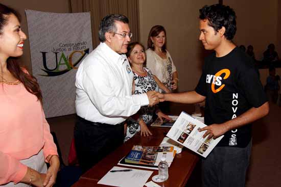 Da Bienvenida Rector a Estudiantes de Nuevo Ingreso de la Unidad Torreón 