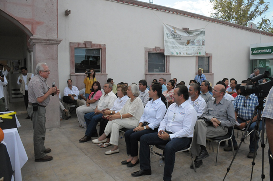 Participa alcalde de Monclova en clausura de Recopapel de Castaños 