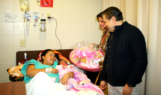 Celebra alcalde Lenin Pérez a los y las enfermeras de Acuña 