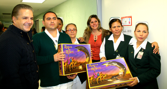 Celebra alcalde Lenin Pérez a los y las enfermeras de Acuña 