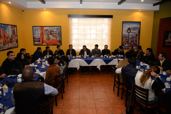 Convive Isidro con periodistas en Saltillo 