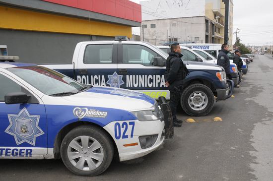 Festeja el Ayuntamiento de Monclova a los policías en su día 