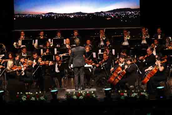 Gran concierto inaugural de la orquesta filarmónica del desierto en el teatro Fernando Soler 