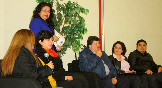 Preside sistema DIF conferencia contra adicciones en Infoteca municipal 