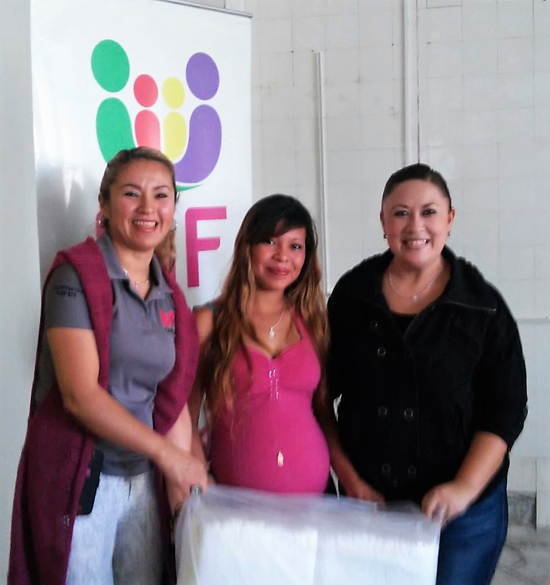 Entrega DIF Ramos Arizpe pañales a madres adolescentes 