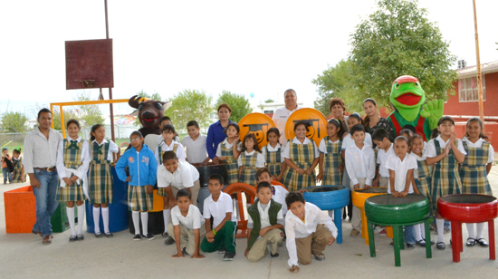 Implementa Ecología Municipal campaña de reciclaje en escuelas de Acuña 