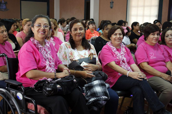 Llevan a cabo conferencia preventiva contra el cáncer en Ramos Arizpe 