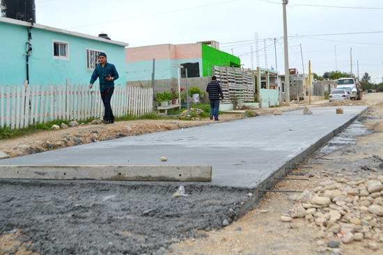 Con inversión de 20 millones continúa programa de pavimentación en Acuña 