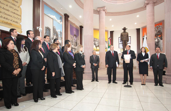 El gobernador Rubén Moreira Valdez entregó su IV Informe de Gobierno al Congreso 
