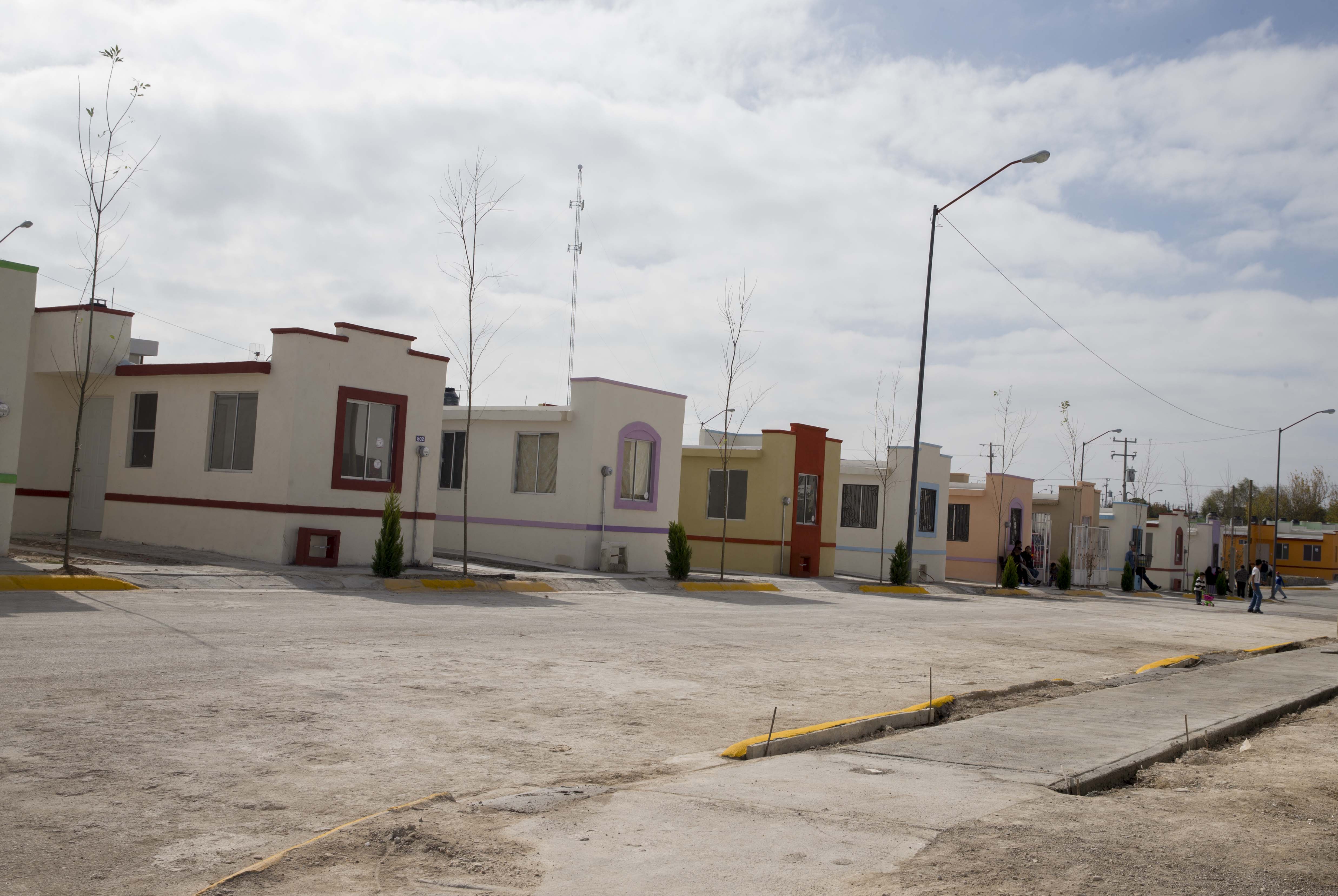 Entrega el presidente EPN más de Mil 500 viviendas  nuevas y reparadas en Acuña: Lenin Pérez R