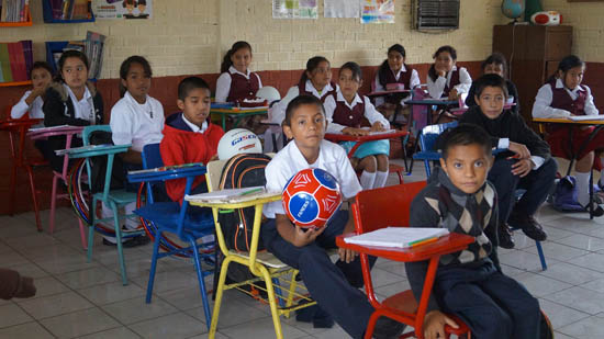 Impulso a la educación prioritario: César Gutiérrez 