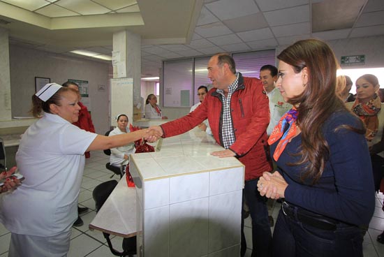 Visita Rubén Moreira Valdez el Hospital del Niño 
