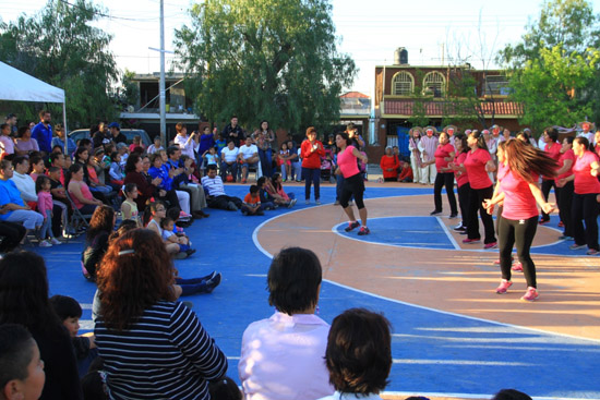 Celebran vecinos primer año de Centro Comunitario 