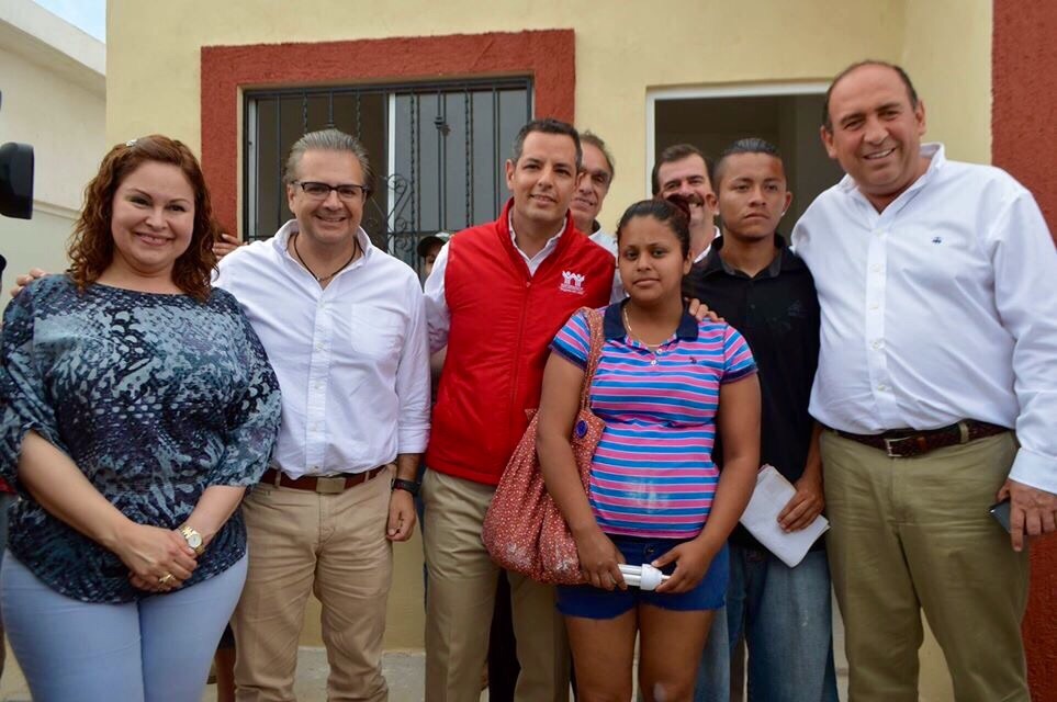 INFONAVIT, Rubén Moreira y Lenin Pérez entregaron hoy primeras viviendas a damnificados