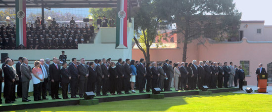      Preside titular de la SAGARPA ceremonia de izamiento de Bandera, previa a conmemoración del “5 de Mayo”