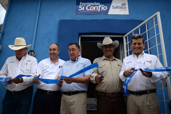 Inaugura Alcalde Farmacia Sí Confío en Derramadero 