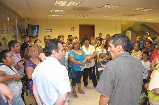 Agradecen habitantes de la Colonia Mezquital del Valle apoyo al Alcalde Licenciado Gerardo García 