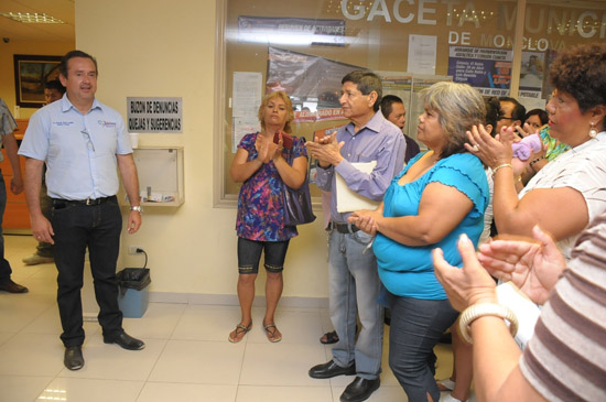 Agradecen habitantes de la Colonia Mezquital del Valle apoyo al Alcalde Licenciado Gerardo García 