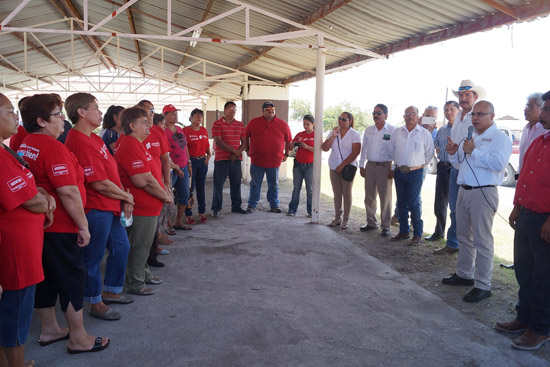 Continúa la entrega de programas sociales en San Juan de Sabinas 