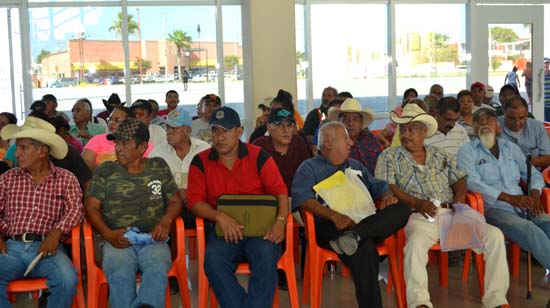 Tramita Consulado Americano beneficios a extrabajadores en Acuña 