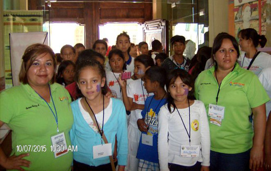 Visitan niños de zona afectada museos de Saltillo 