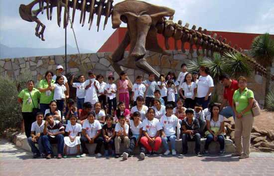 Visitan niños de zona afectada museos de Saltillo 