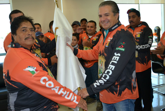 Abandera Lenin Pérez a Delegación Coahuila de “Pesca de Orilla” 