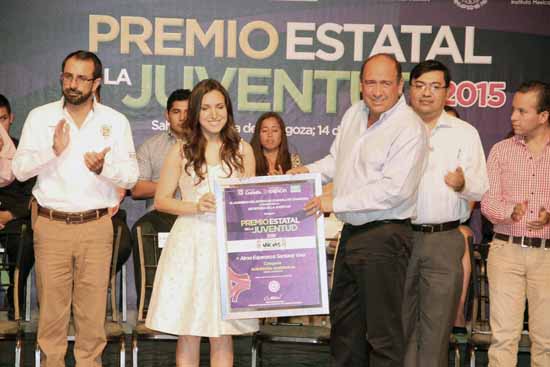 “En Coahuila se implementan políticas públicas en beneficio de la juventud”: Rubén Moreira Valdez 