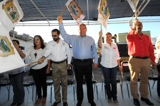 Entrega Rubén Moreira más y mejor infraestructura para Coahuila 