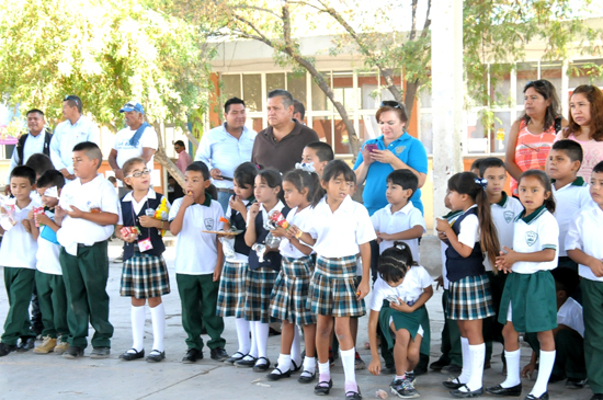 Inaugura Alcalde Licenciado Gerardo García Castillo Planta Purificadora en Escuela Héroes del 47 
