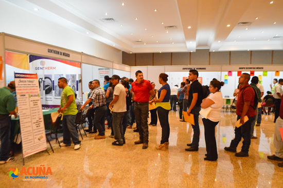 Realizan con éxito Feria del Empleo en Acuña 