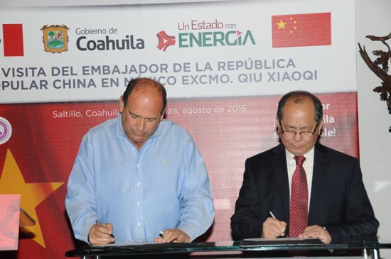 Recibe Rubén Moreira en Coahuila al Embajador de China en México 
