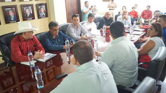 Se reúnen diputados con autoridades fiscales de la Región Carbonífera 