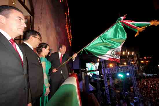 Más de 30 mil coahuilenses celebran en tranquilidad Grito de la Independencia 