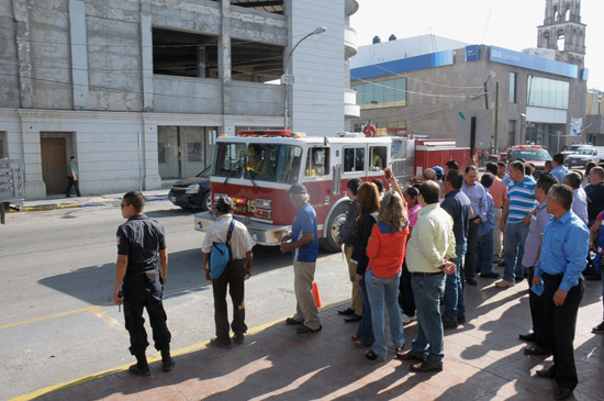 Realiza Protección Civil simulacro de incendio en Presidencia de Monclova 