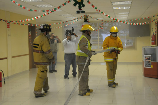 Realiza Protección Civil simulacro de incendio en Presidencia de Monclova 