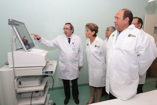 Recorre hospital general de Torreón la Secretaria de Salud