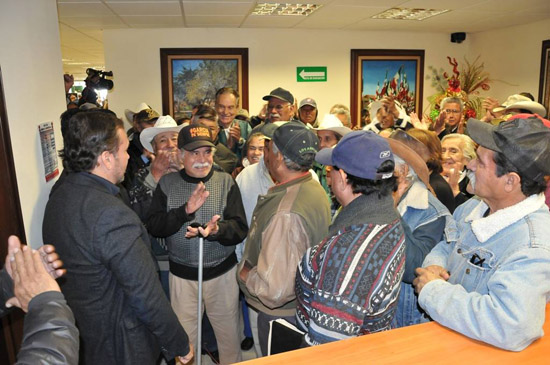 Brindan pensionados y jubilados todo su apoyo al Alcalde Gerardo García Castillo 