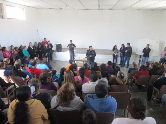 Exitosa conferencia de Monitor Escolar en Escuela Primaria Colonia Obrera 
