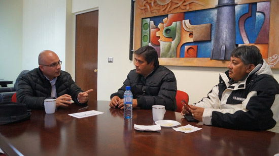 Recibe César Gutiérrez al nuevo director de la normal de San Juan de Sabinas 