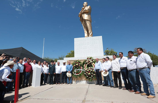 Ante el monumento de Lázaro Cárdenas, conmemora Rubén Moreira 80 años del Reparto Agrario 