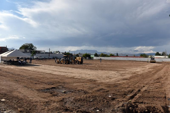 Arranca Isidro construcción de plaza en Ampliación Morelos 