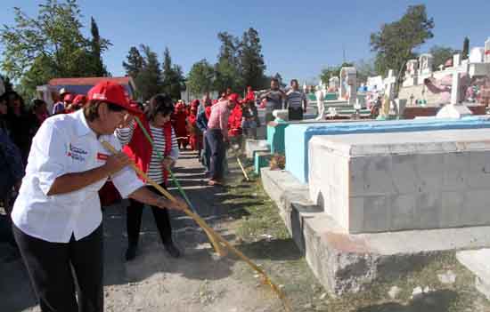 Arranca programa de limpieza de espacios públicos "Marea Roja"