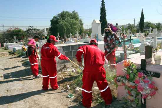 Arranca programa de limpieza de espacios públicos "Marea Roja"