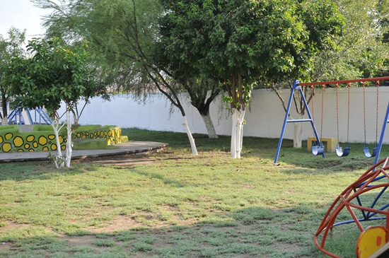 Benefician con terreno, barda y portón a Jardín de Niños Estefanía Castañeda 