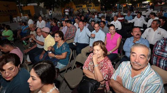 Disfrutan miles de concierto Por la Paz en Allende 