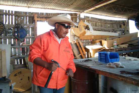 Donará Acuña esculturas de madera a la vecina ciudad de Del Río, Texas 