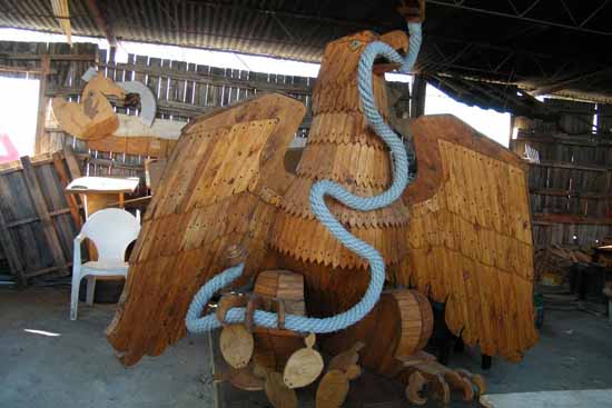Donará Acuña esculturas de madera a la vecina ciudad de Del Río, Texas 