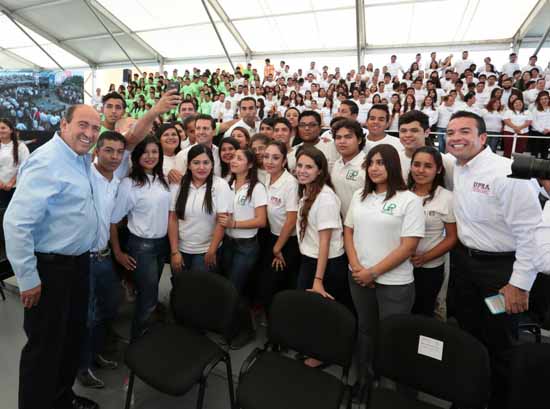 El presidente Enrique Peña reconoce avances de Coahuila en materia educativa 