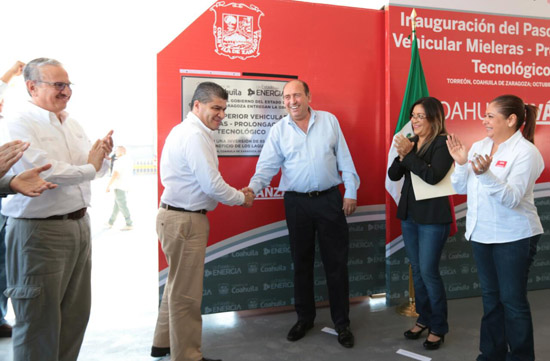 Más obras para Coahuila: entrega Rubén nuevo puente 